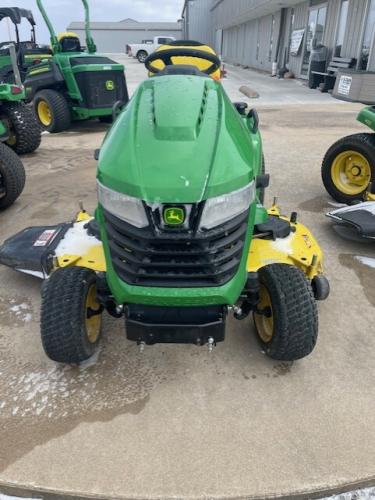 John Deere X570