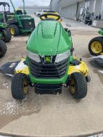 John Deere X570