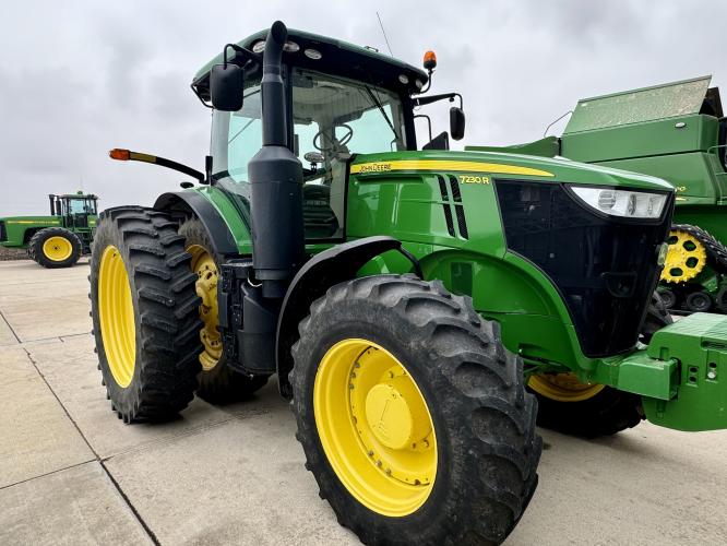 John Deere 7230R