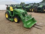 John Deere 3046R