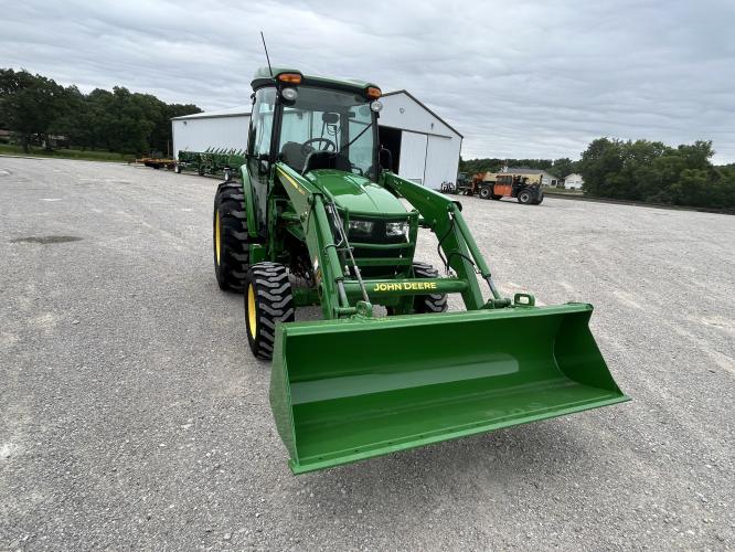 John Deere 4052R