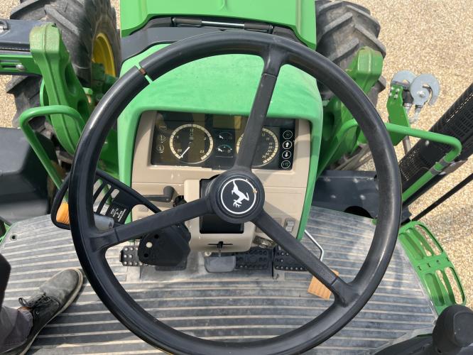 John Deere 6115M