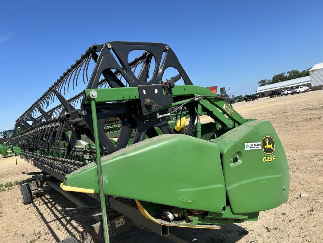 John Deere 625F