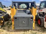 John Deere 318G