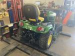 John Deere X738