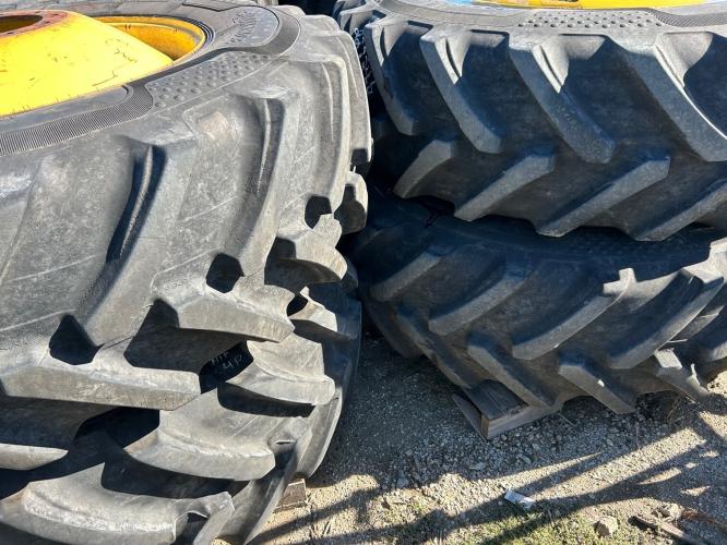 John Deere Alliance 520/85R38 combine dual set