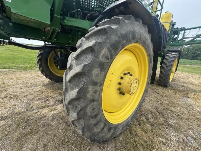 John Deere R4038