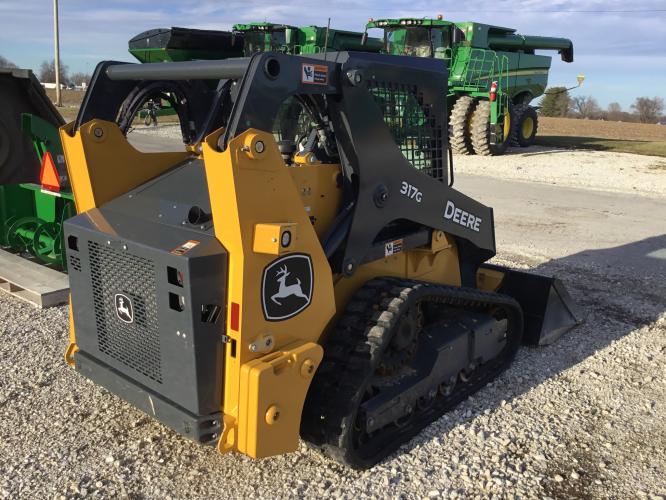 John Deere 317G