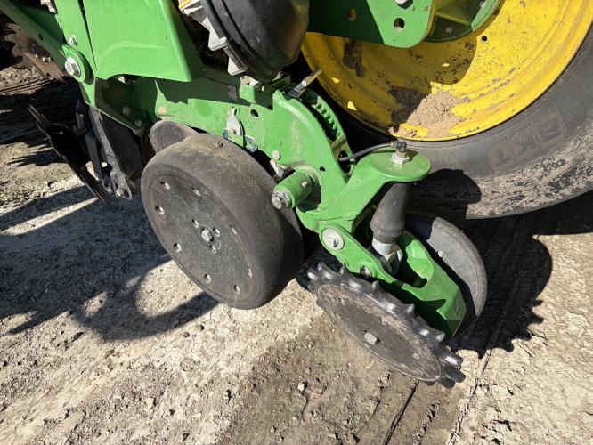 John Deere 1775