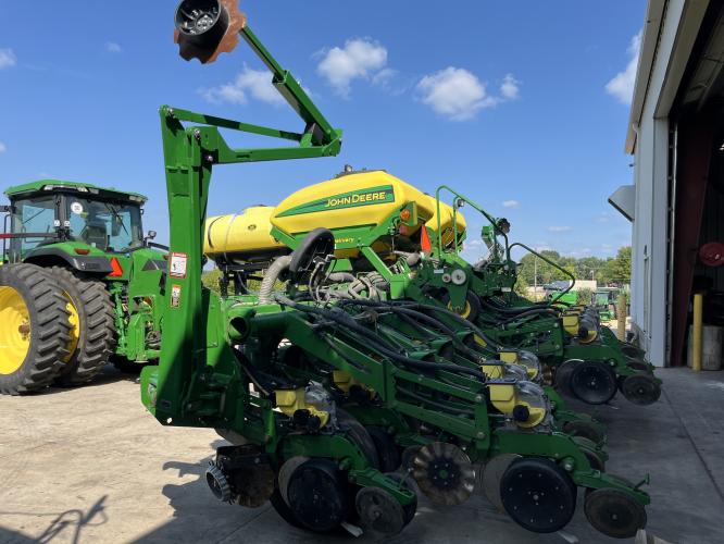 John Deere 1790