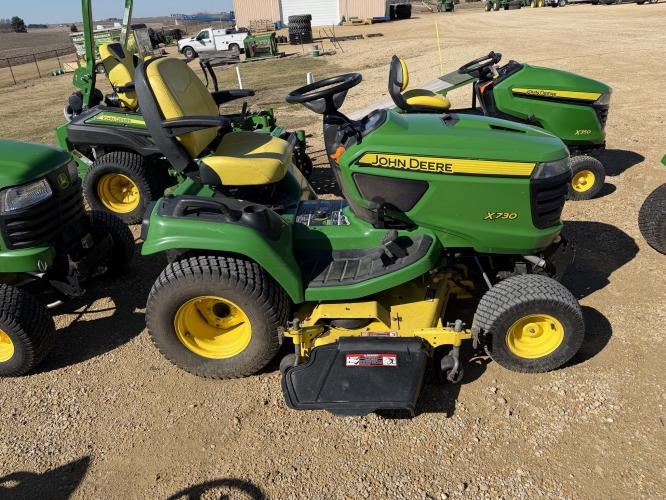 John Deere X730
