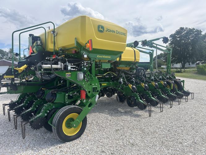 John Deere 1775NT