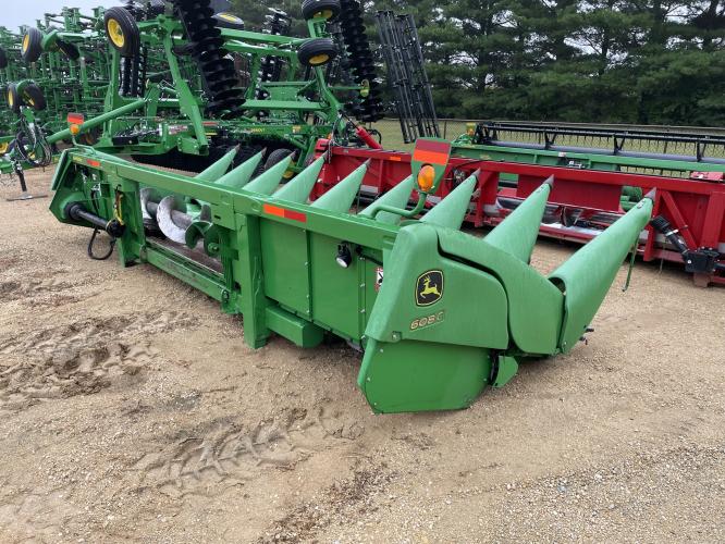John Deere 608C