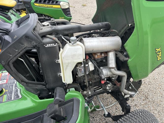 John Deere X754