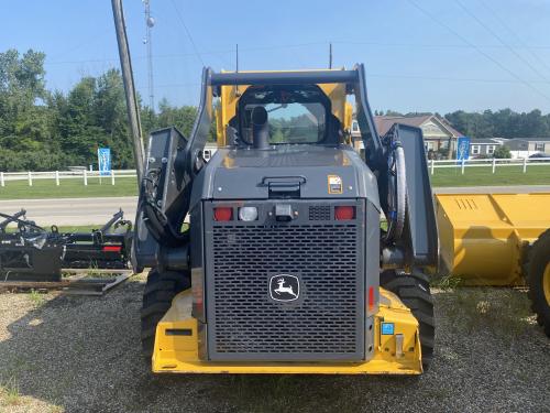 2022 John Deere 332G