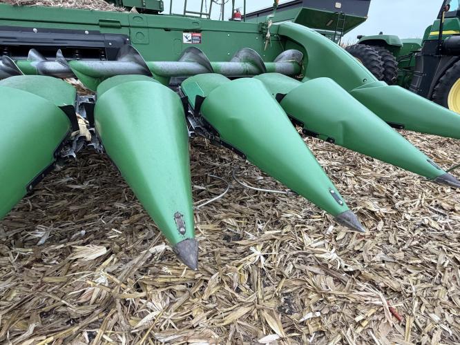 John Deere 608C