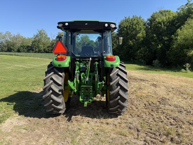 John Deere 5120M