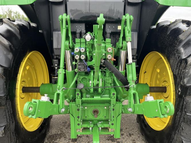 John Deere 6130M