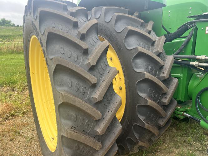 John Deere 9230
