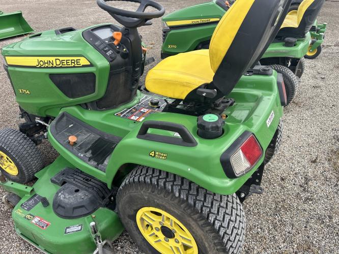 John Deere X754
