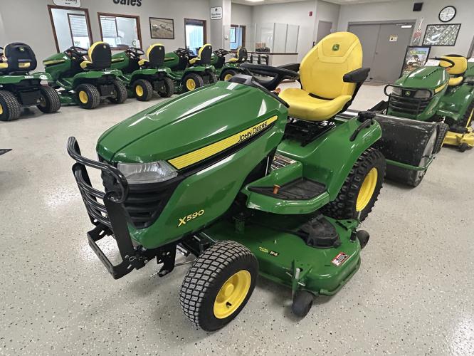 John Deere X590