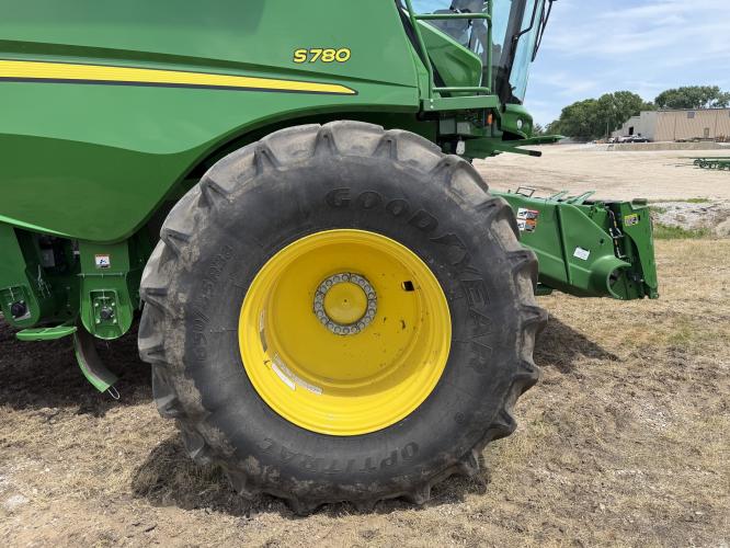 John Deere S780