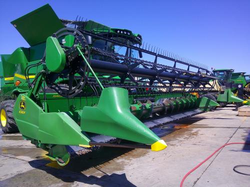 2009 John Deere 630F