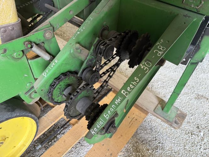 John Deere 7000