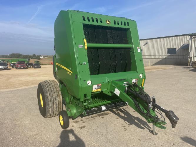 John Deere 560M