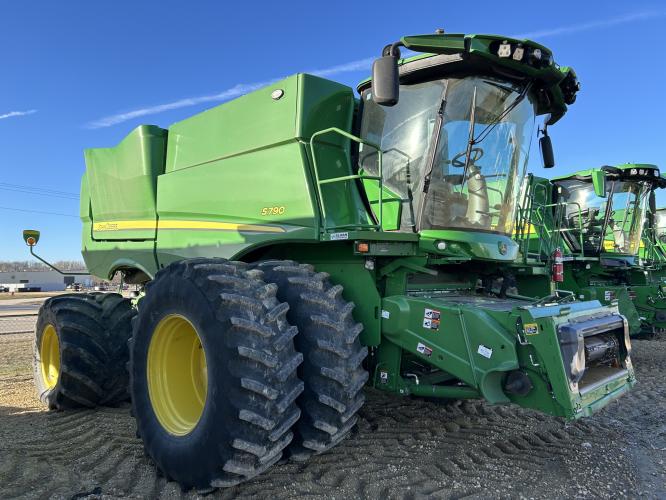 John Deere S790