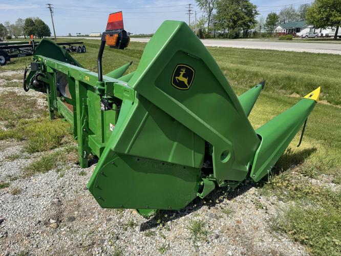John Deere CR 8