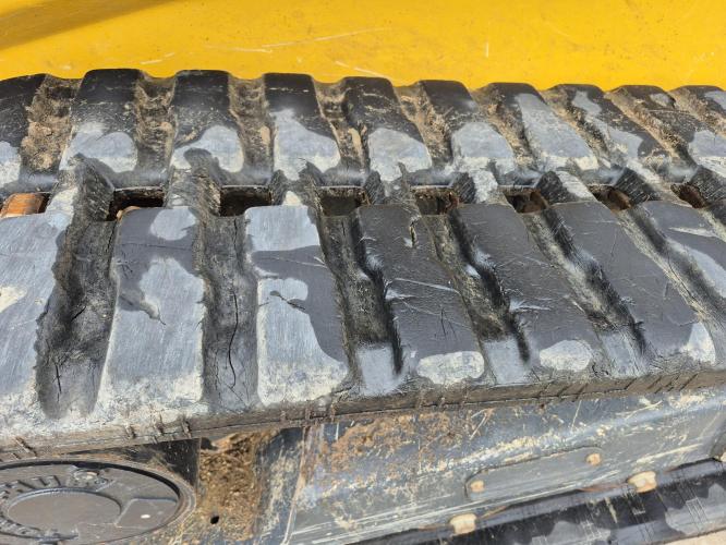 John Deere 325G