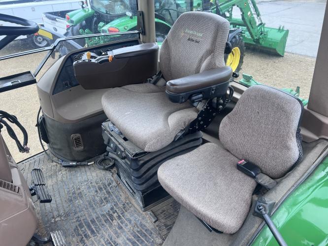 John Deere 8320
