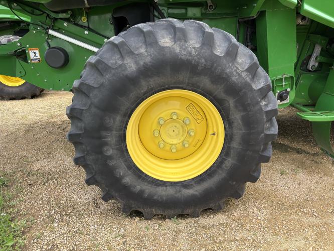 John Deere S680
