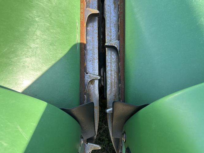 John Deere 608C
