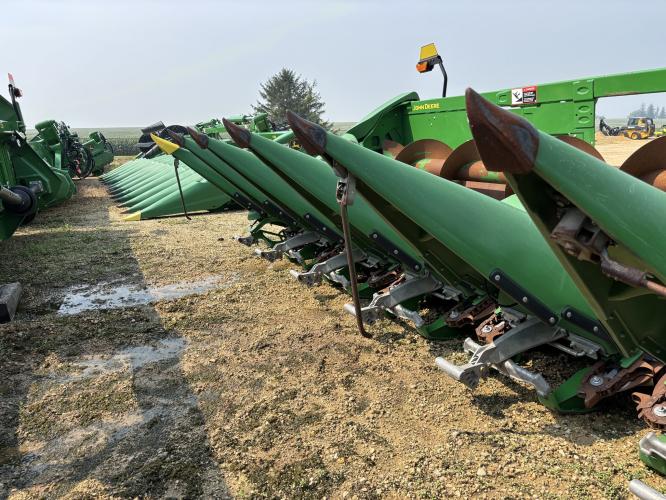 John Deere C8R