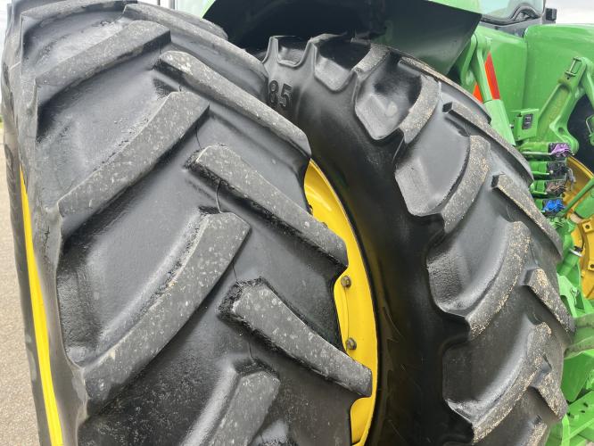 John Deere 8285R
