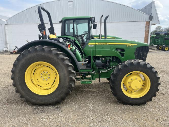John Deere 5095M