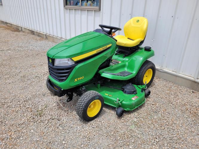 John Deere X390
