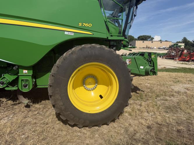 John Deere S760