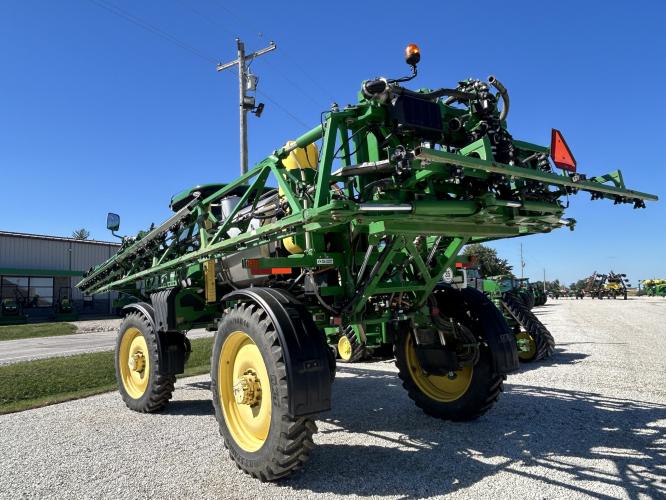 John Deere R4038