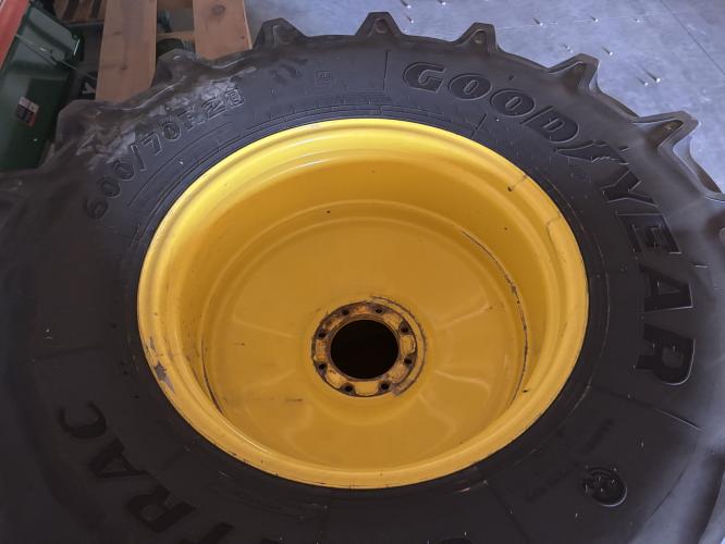 Goodyear 600/70R28