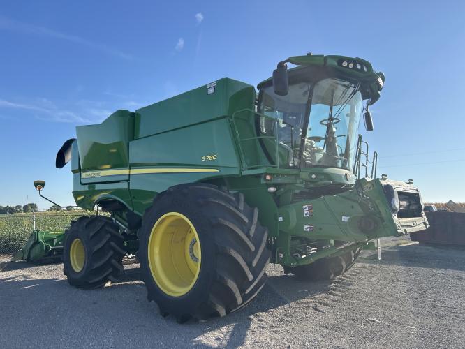 John Deere S780