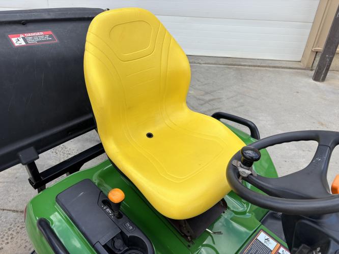 John Deere X585