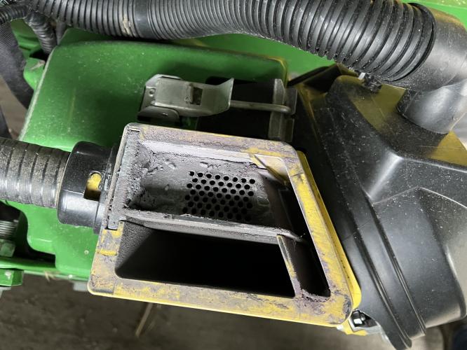 John Deere 1775NT