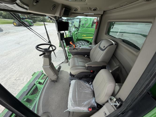 John Deere S7 800