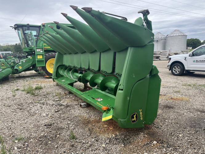 John Deere 608C