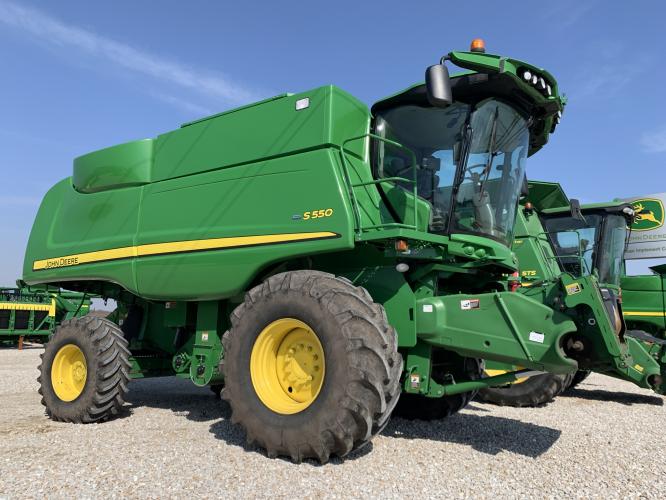 John Deere S550