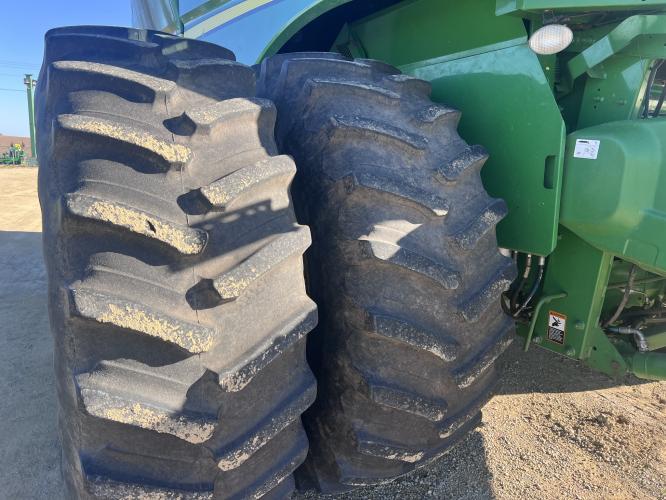 John Deere S680