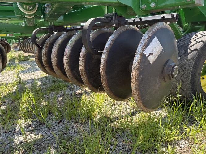 John Deere 2730